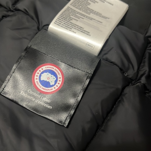 Black. Canada Goose 🔥🔥XS. Parka. - Picture 6 of 8